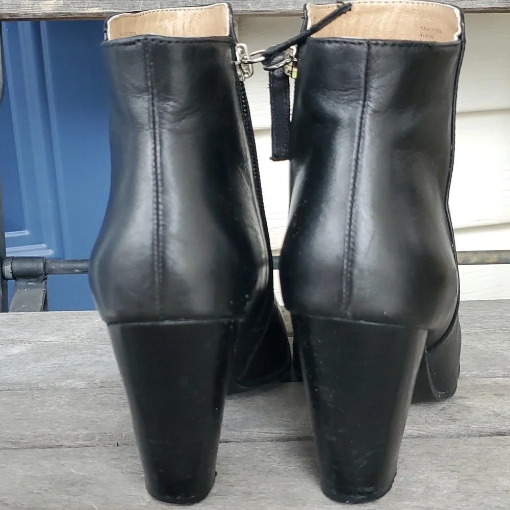 Adrienne Vittadini AV-Beah Women's Black Ankle Leather Boots - Size 6